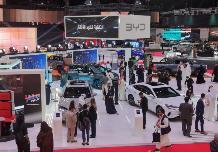 /material/byd-site/mea/news-list/byd-launches-the-atto-8-in-the-gcc-region/Saudi ATTO 8.png